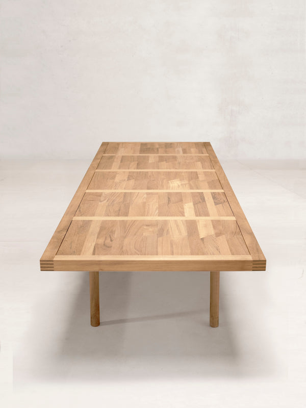 Nandi Dining Table