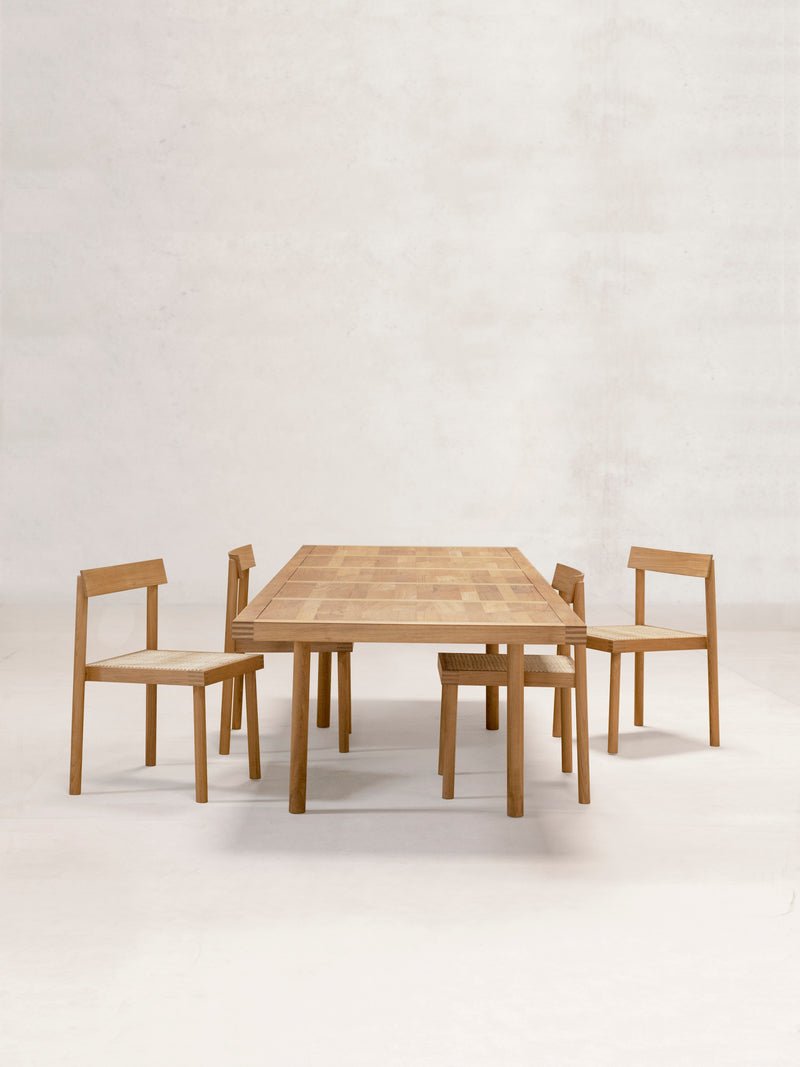 Nandi Dining Table