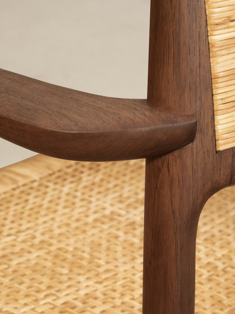 Phantom Hands Tangāli Dining Chair (Two Arms)