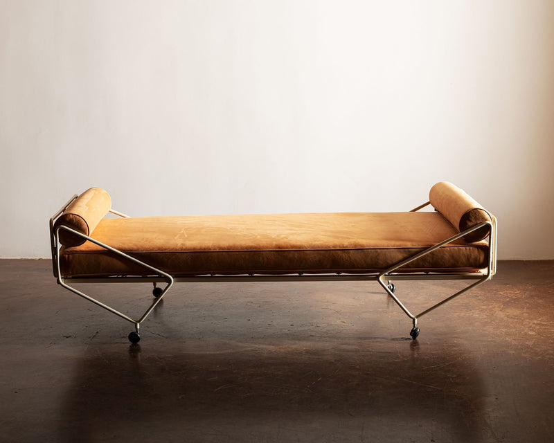 The Rare Apta Daybed by Gio Ponti Produced by Walter Ponti, Italy 1970